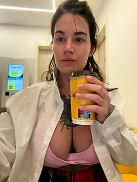 TattooGirlAlia online show from 10.03.25