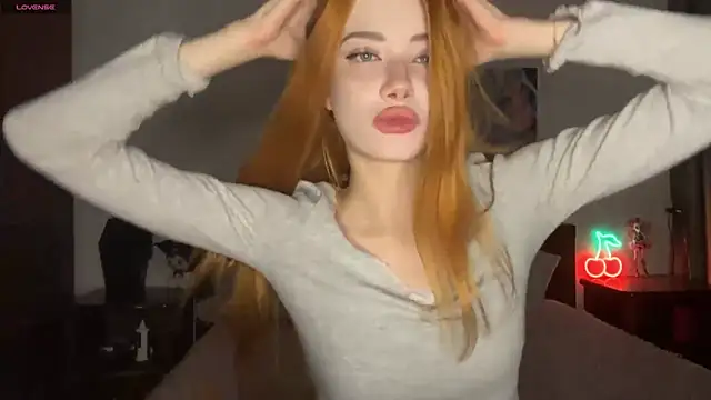 Snapshot of Kiralovessto chatting on 03.31.26 Kiralovessto online show from 03.31.26