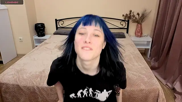 Sunny Girl X online show from 04.12.26