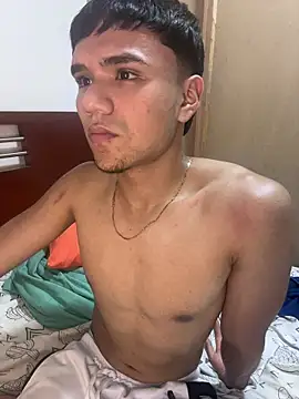 Snapshot of CreamKingg chatting on 02.04.26 CreamKingg online show from 02.04.26