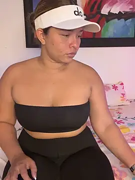 Snapshot of Kira_Spiicy chatting on 02.11.26 Kira Spiicy online show from 02.11.26