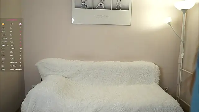 LoraLynn online show from 02.11.26