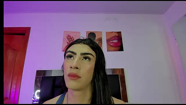 Isabella Moon9 online show from 02.05.26