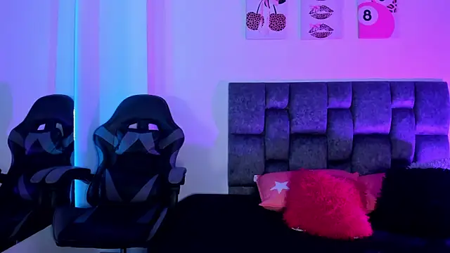 Isabella Moon9 online show from 04.07.26