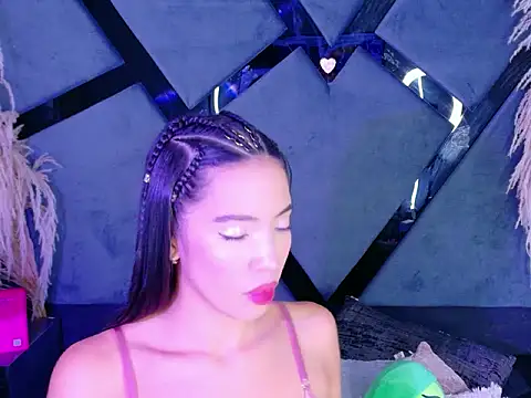 KylieWhitee online show from 03.24.26