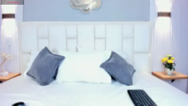 KataThonpson online show from 03.11.26