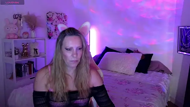 Snapshot of ArchangelTheFrancaise chatting on 02.10.26 ArchangelTheFrancaise online show from 02.10.26