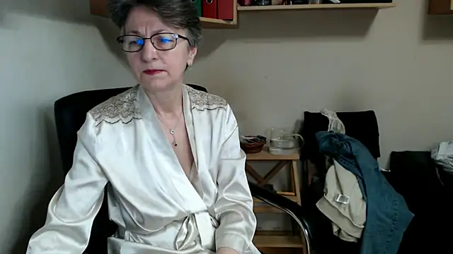 Snapshot of katemodel chatting on 11.20.25 katemodel online show from 11.20.25