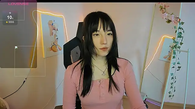 AliceeinWonderlanddd online show from 05.08.26