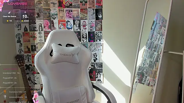 AliceeinWonderlanddd online show from 07.02.26