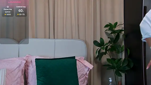 GinaMencee online show from 05.28.26