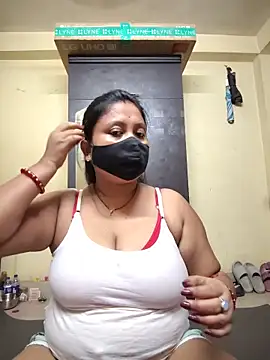 Curvy Trisha online show from 05.30.26
