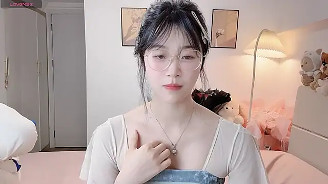 Snapshot of Luminous4173 chatting on 05.25.26 Luminous4173 online show from 05.25.26