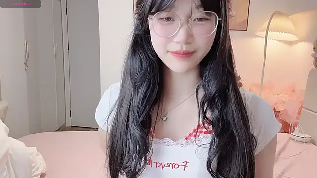Snapshot of Luminous4173 chatting on 05.26.26 Luminous4173 online show from 05.26.26