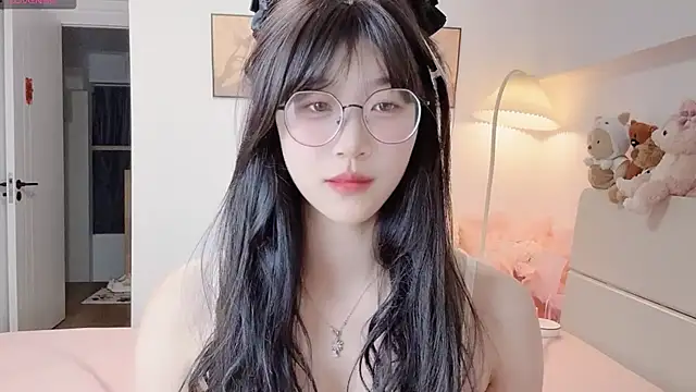 Snapshot of Luminous4173 chatting on 05.29.26 Luminous4173 online show from 05.29.26