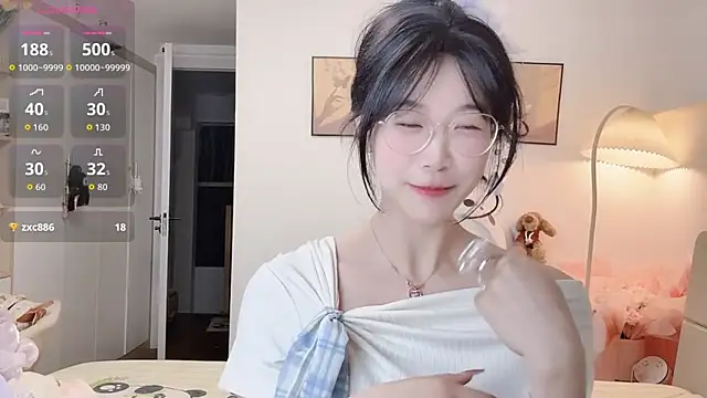Snapshot of Luminous4173 chatting on 06.25.26 Luminous4173 online show from 06.25.26