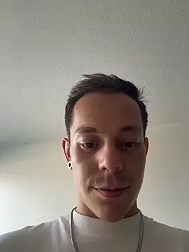 Snapshot of AxelMuller chatting on 02.27.26 AxelMuller online show from 02.27.26