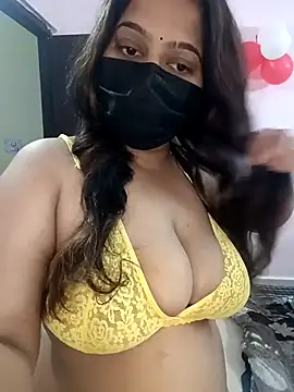 Snapshot of Aliya_Hott chatting on 06.28.26 Aliya Hott online show from 06.28.26