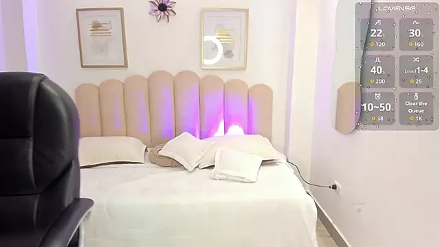 Snapshot of Kailyn_Monroe_ chatting on 02.12.26 Kailyn Monroe online show from 02.12.26