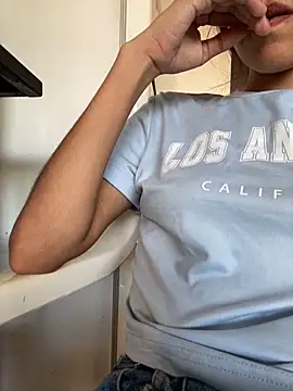 Snapshot of roc_i chatting on 02.04.26 roc i online show from 02.04.26