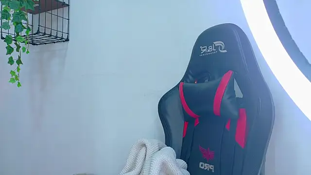 AnnieRouse   online show from 02.05.26