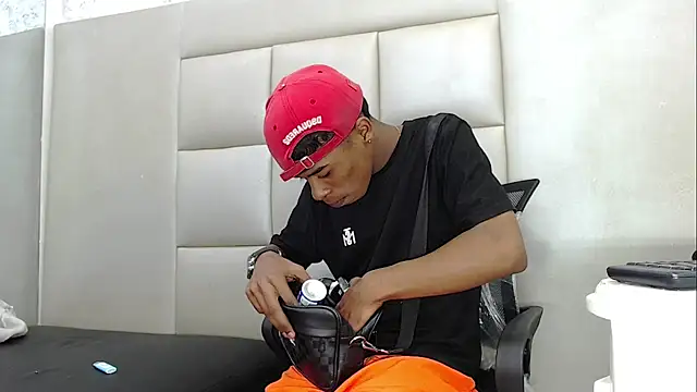 TonnyMarck online show from 02.06.26