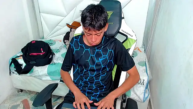 Liarr  online show from 03.14.26