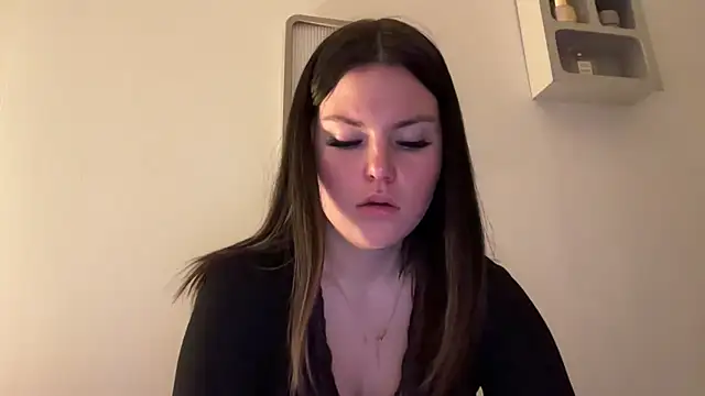 kiaraaaa75 online show from 02.01.26