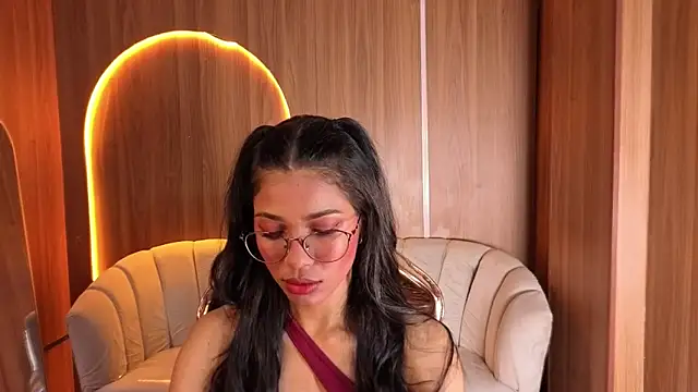 Alina b  online show from 04.18.26