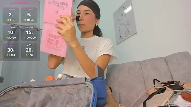 Snapshot of velvetluna_ chatting on 05.08.26 velvetluna online show from 05.08.26