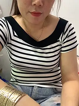 Snapshot of Baby-lovely69 chatting on 02.05.26 Baby-lovely69 online show from 02.05.26