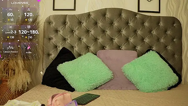 Snapshot of katt_eyes_ chatting on 02.25.26 katt eyes online show from 02.25.26