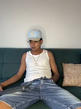 paulhot11 online show from 04.12.26