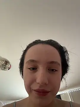 Snapshot of MiaTee chatting on 02.04.26 MiaTee online show from 02.04.26