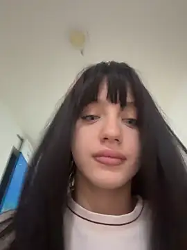 MiaTee online show from 05.18.26