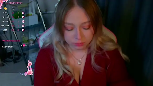 Snapshot of Emiliaaah chatting on 02.13.26 Emiliaaah online show from 02.13.26