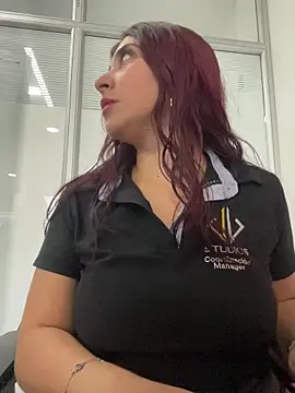 Nahomy Benett online show from 03.01.26