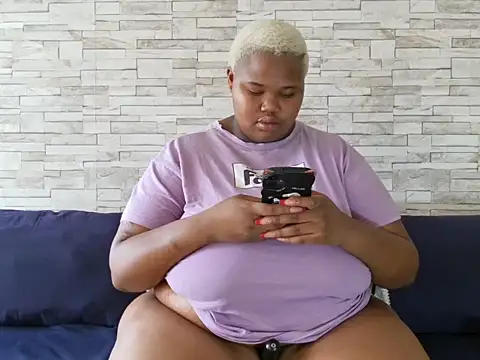 BustyBmw online show from 02.24.26