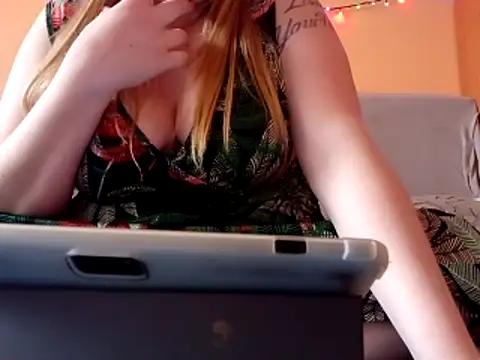 Snapshot of trixye21 chatting on 02.23.26 trixye21 online show from 02.23.26