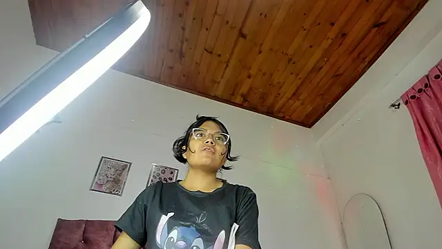 Snapshot of luna_velveth chatting on 02.21.26 luna velveth online show from 02.21.26