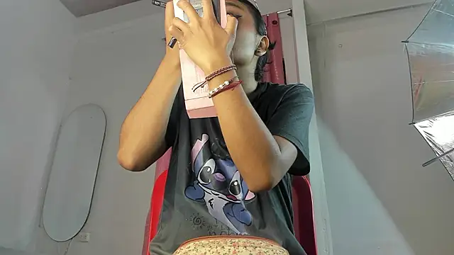 Snapshot of luna_velveth chatting on 02.28.26 luna velveth online show from 02.28.26