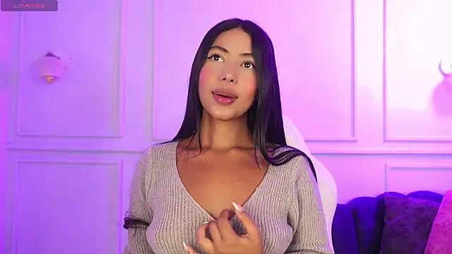 Lia Velez  online show from 04.16.26