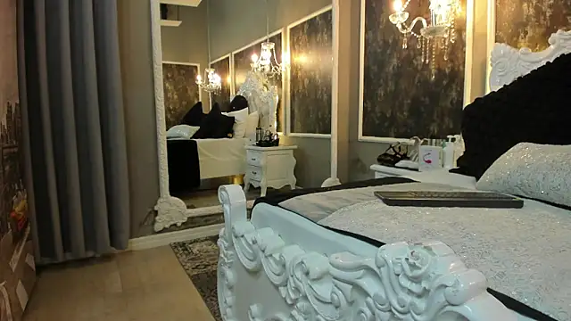 Snapshot of JuliethMilf chatting on 02.20.26 JuliethMilf online show from 02.20.26