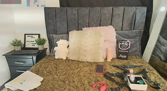 Petite pepper online show from 02.26.26