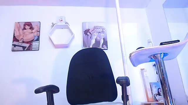 Snapshot of alanis_brown chatting on 02.03.26 alanis brown online show from 02.03.26