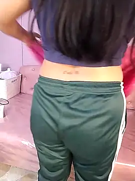 Noa Baker online show from 04.15.26