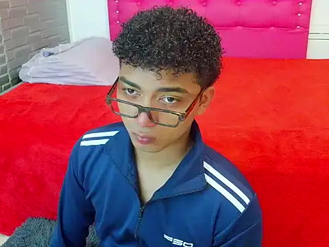 Snapshot of philipsex28 chatting on 02.05.26 philipsex28 online show from 02.05.26