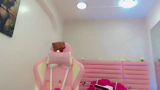 Snapshot of estefany_squirt1 chatting on 02.14.26 estefany squirt1 online show from 02.14.26