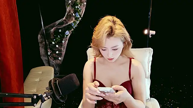 Lady-Mia777 online show from 03.07.26