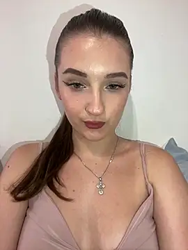 Green eyes lady online show from 07.17.26